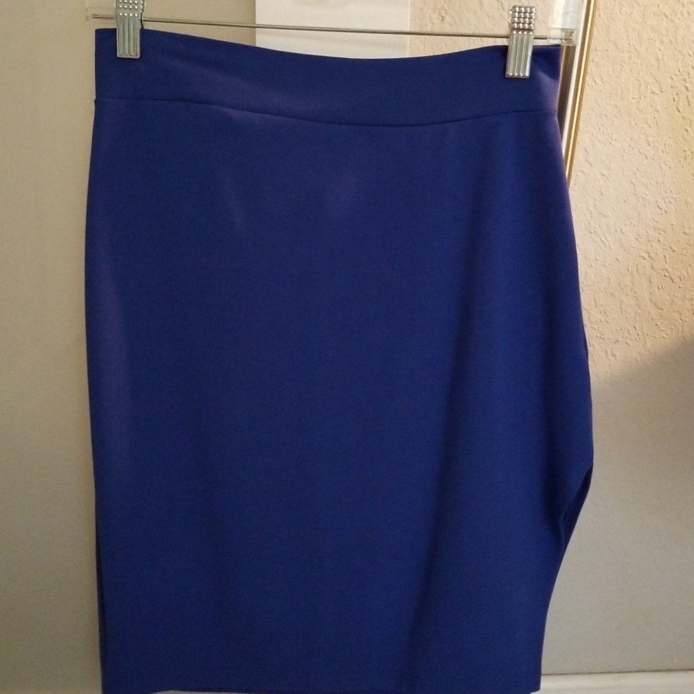 Bebe Skirt